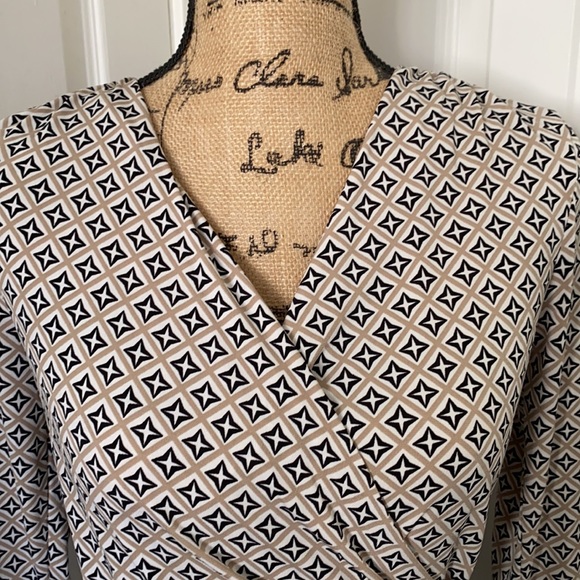 Tan/White/Black Patterned 3/4 Sleeve Faux-Wrap Top - Picture 2 of 4